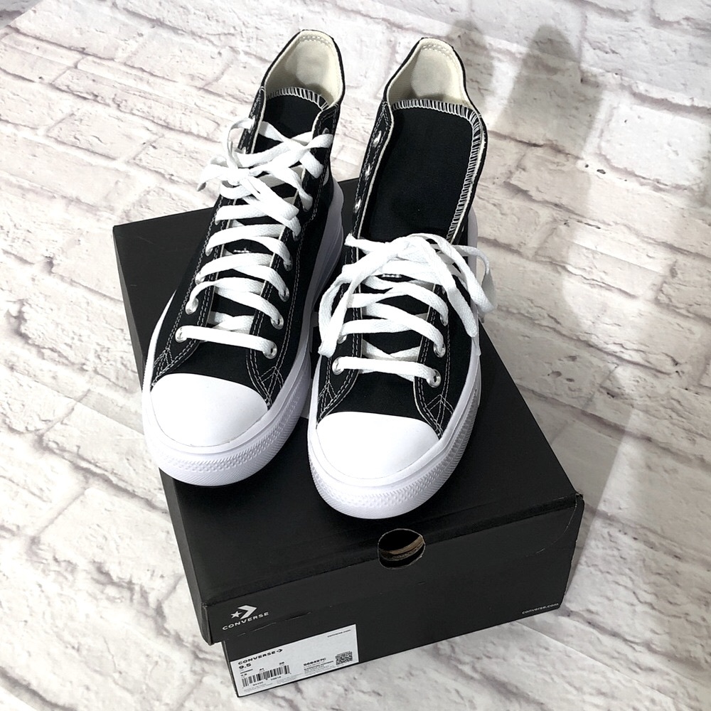 Converse Classic 2” Platform Black and White High-Tops Women’s 9.5 lg NWOT